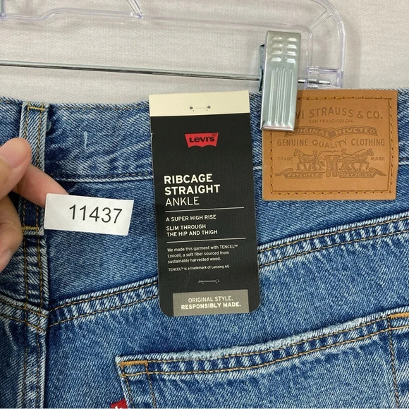 New Levi's Premium Distressed Ribcage Straight Ankle Jeans size 32 - Picture 10 of 10